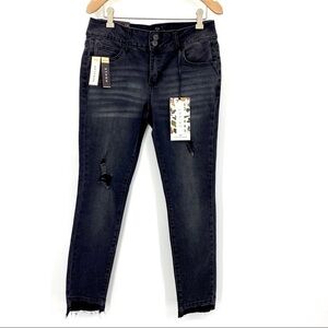 One5One Stitch fix blk distressed skinny jeans NWT lower rise